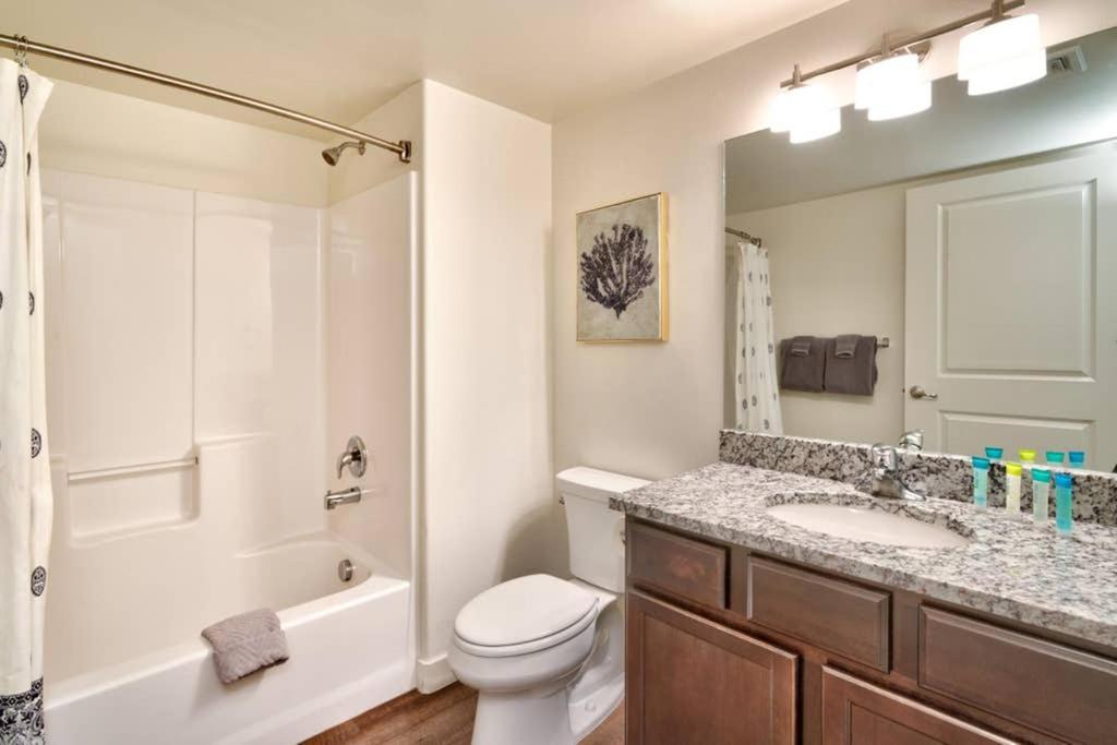 6H Spacious Redcliff Condo, Pool & Hot Tub Moab Exterior photo